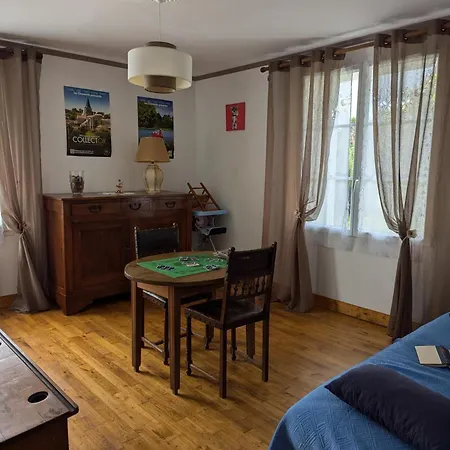 Hébergement de vacances Rénové 19ème Siècle, 3 Chambres, Jardin Privé, Cheminée, Internet, Jeux, Vélos Adultes, Parking - Fr-1-653-26 Val-de-Bonnieure