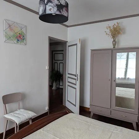 Holiday home Renove 19eme Siecle, 3 Chambres, Jardin Prive, Cheminee, Internet, Jeux, Velos Adultes, Parking - Fr-1-653-26 *