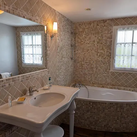 Renove 19eme Siecle, 3 Chambres, Jardin Prive, Cheminee, Internet, Jeux, Velos Adultes, Parking - Fr-1-653-26 Holiday home