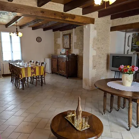 Hébergement de vacances Rénové 19ème Siècle, 3 Chambres, Jardin Privé, Cheminée, Internet, Jeux, Vélos Adultes, Parking - Fr-1-653-26 Val-de-Bonnieure