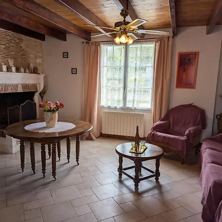 Rénové 19ème Siècle, 3 Chambres, Jardin Privé, Cheminée, Internet, Jeux, Vélos Adultes, Parking - Fr-1-653-26