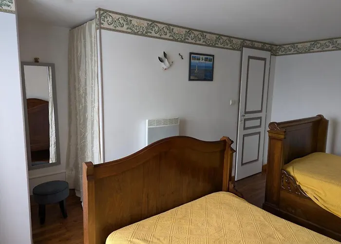 別荘 Renove 19eme Siecle, 3 Chambres, Jardin Prive, Cheminee, Internet, Jeux, Velos Adultes, Parking - Fr-1-653-26 Saint-Angeau
