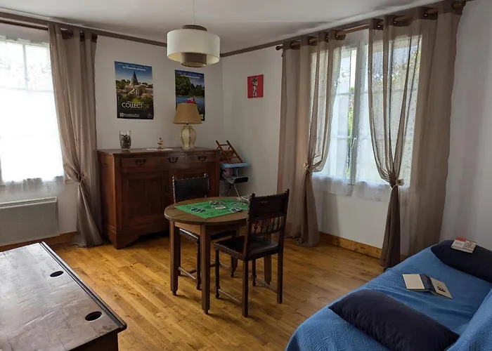 別荘 Renove 19eme Siecle, 3 Chambres, Jardin Prive, Cheminee, Internet, Jeux, Velos Adultes, Parking - Fr-1-653-26 Saint-Angeau